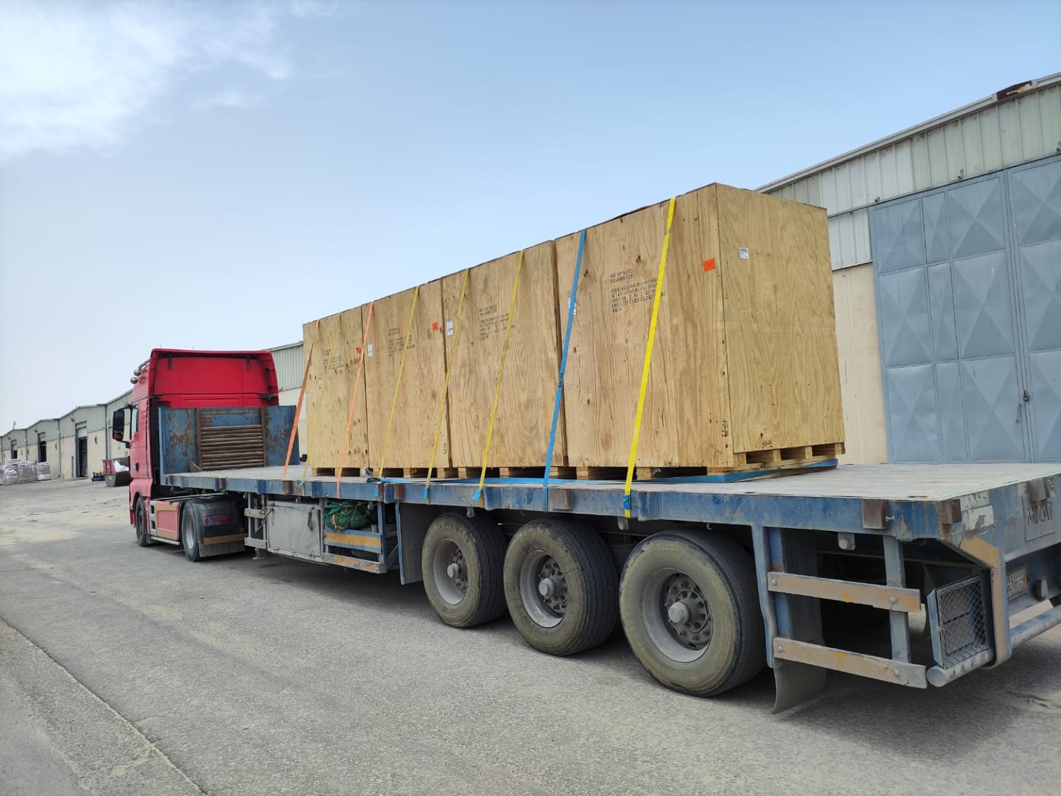 مشروع نقل وشحن معدات